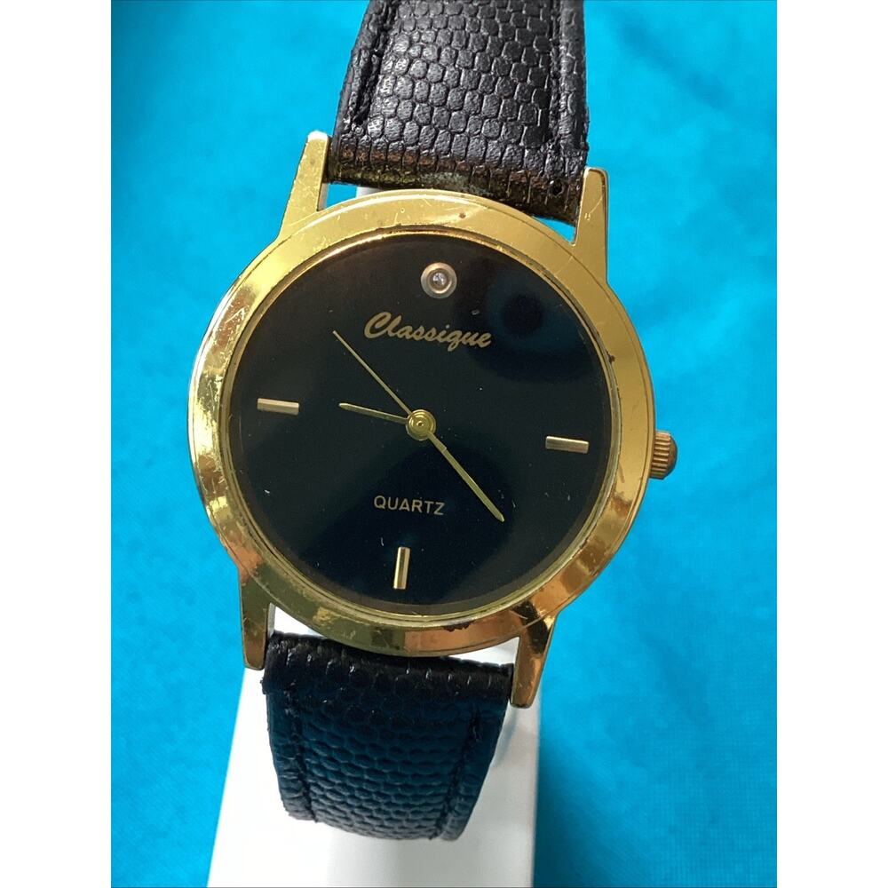 Classique Womens Gold Tone Round Quartz Watch New Battery